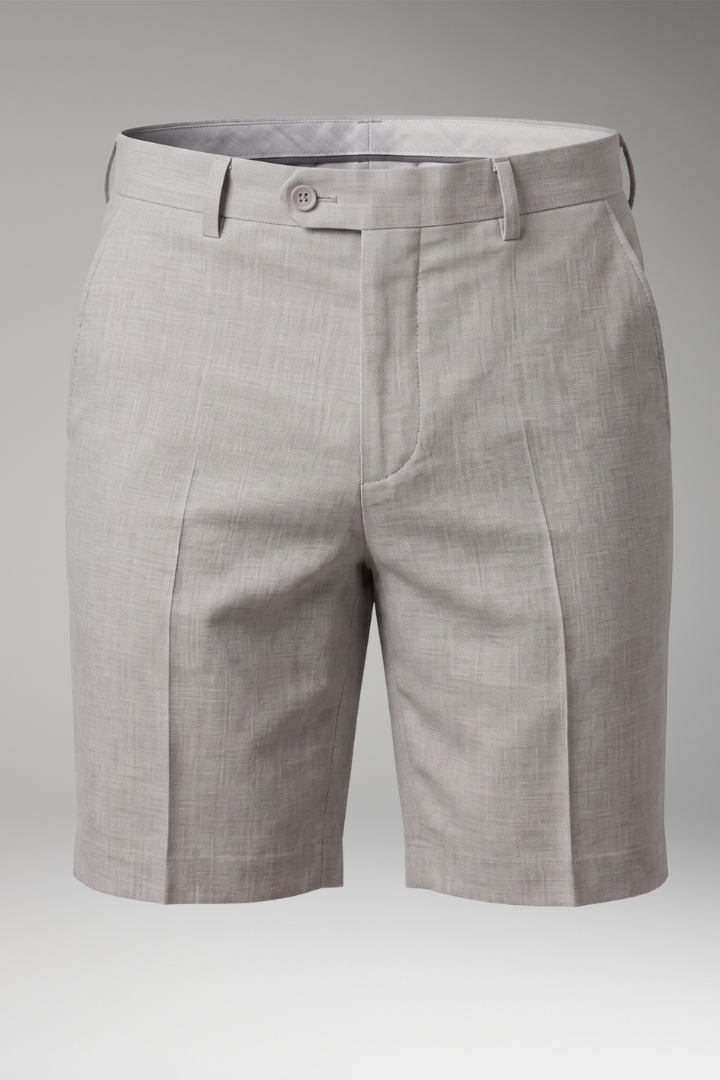 Faltenshorts fuer Damen Knopf und Reissverschluss 1