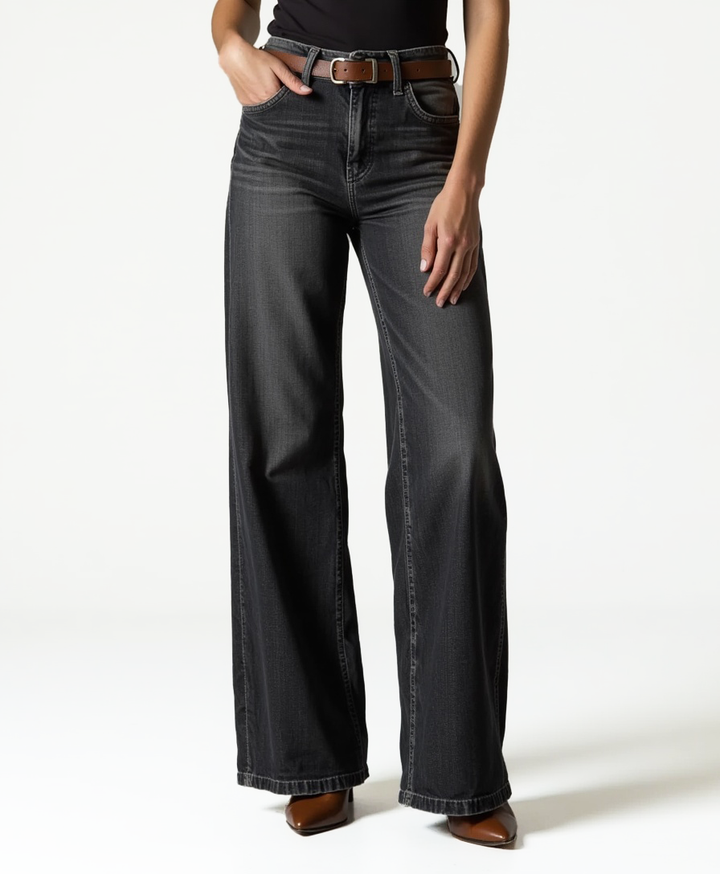 Frauen Jeans im Relaxed Fit mit weitem Bein und aus Denim