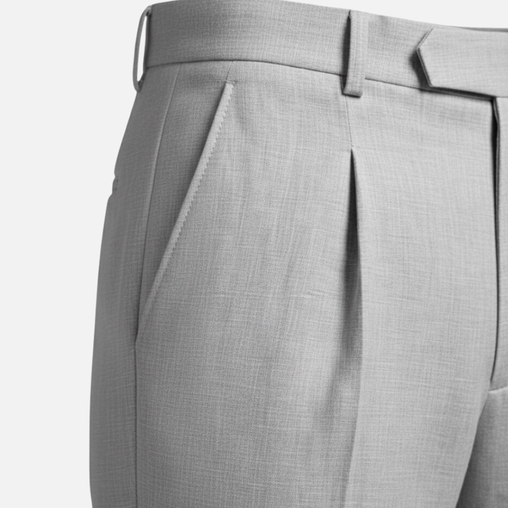 Herren Anzug mit Nadelstreifen und Faltenhose