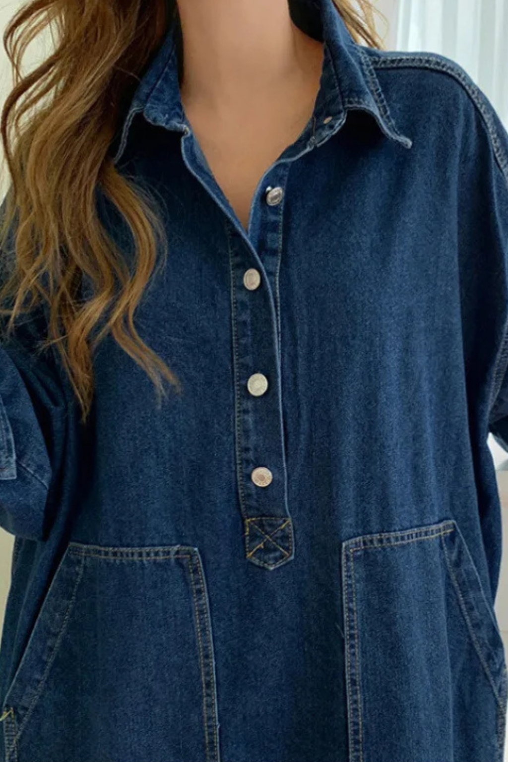 Jeans_Maxikleid_fur_Damen_Oversized_mit_Kragen_und_Taschen_3