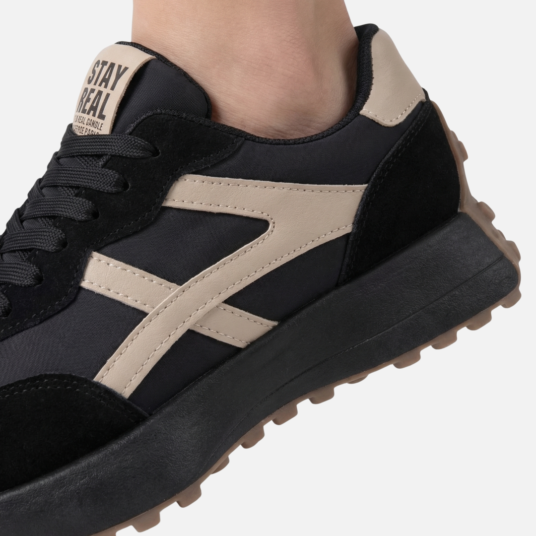 Lässige sportliche Damen-Laufschuhe – Schnürung und griffige Sohle
