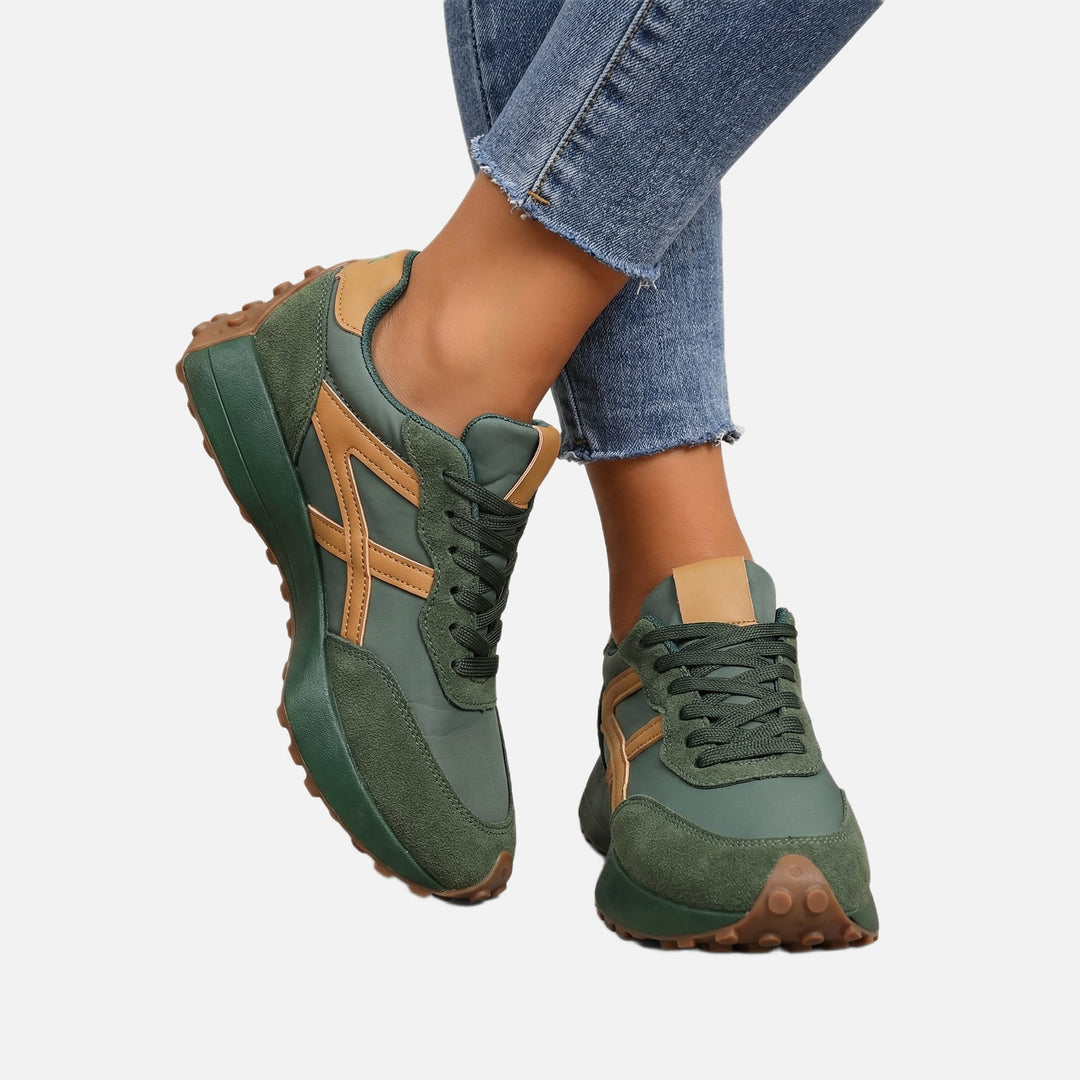 Lässige sportliche Damen-Laufschuhe – Schnürung und griffige Sohle