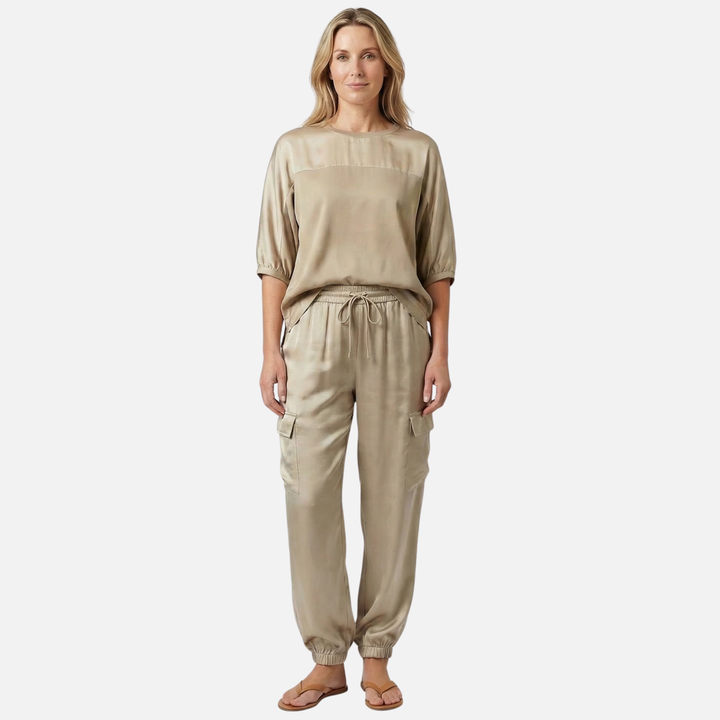 Leichtes Satin Set – Lockere Kurzarmbluse und Hose für Damen