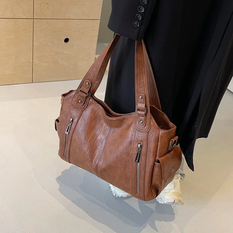 Modern_Spacious_Shoulder_Bag_for_Women_with_Many_Compartments_for_Office_and_Everyday_Life_18