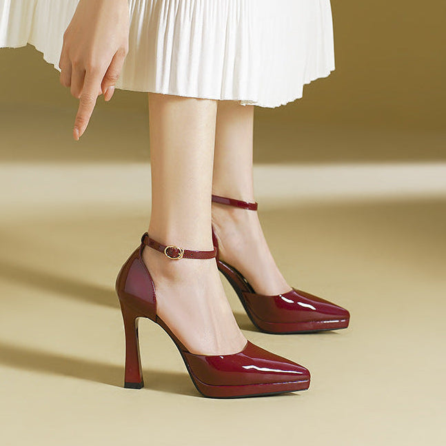 Pumps für Damen – Spitz zulaufend mit Fesselriemen & Blockabsatz 2