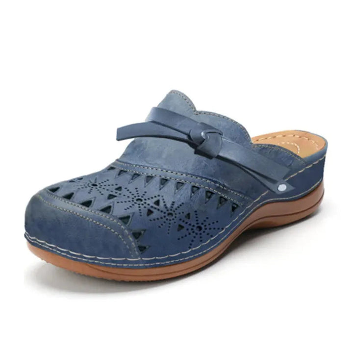 Schluepf Clogs mit Schleifen Detail und Cut Outs fuer Damen 1