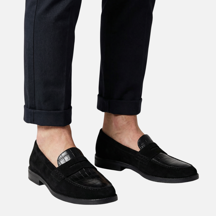 Schwarze Kroko Optik Loafer mit schmalem Schnitt für Damen
