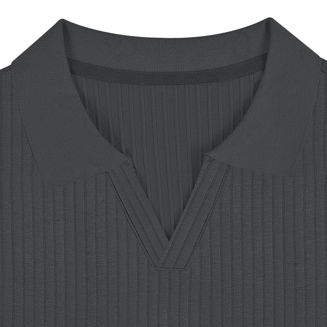 Slim Fit Geripptes Poloshirt mit V Ausschnitt und Kentkragen fuer Herren 11